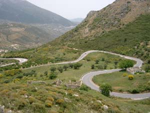Straße in den spanischen Pyrenäen