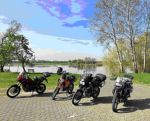 Bilder von Motorrädern im Gelände